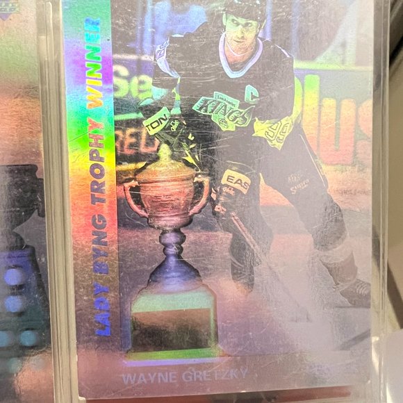 Wayne Gretzky 24 Various NHL Collector Cards 1990 to 1995! - Picture 16 of 16